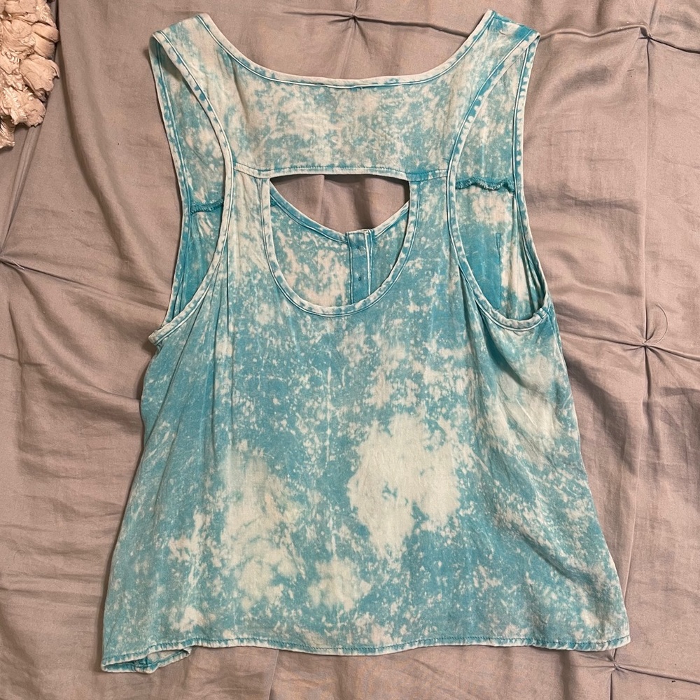 Tank Top. - Picture 3 of 3